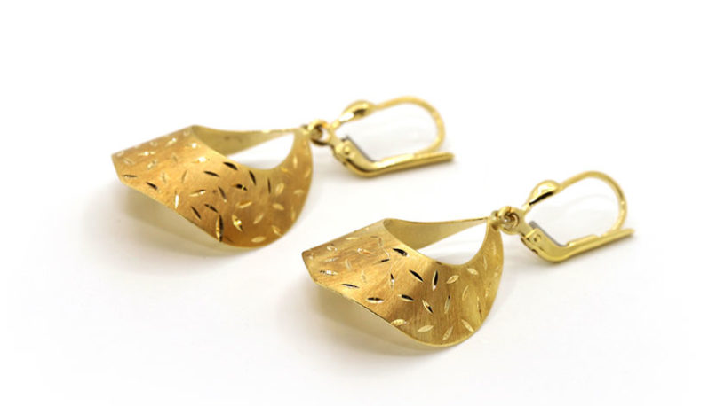 Frauen-Gold-Ohrringe
